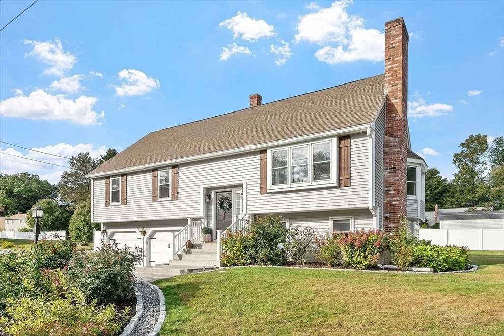 Unit for sale at 109 Weathervane Dr, Leominster, MA 01453