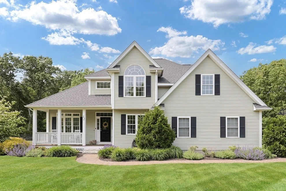 Unit for sale at 32 Lowe Meadow Ln, North Attleboro, MA 02760