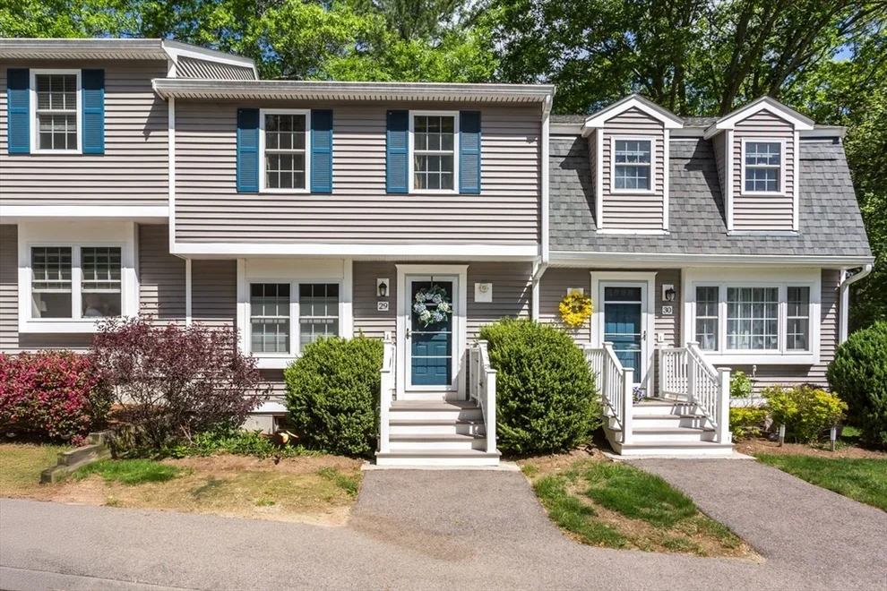 Unit for sale at 29 Benjamin Landing Ln, Franklin, MA 02038