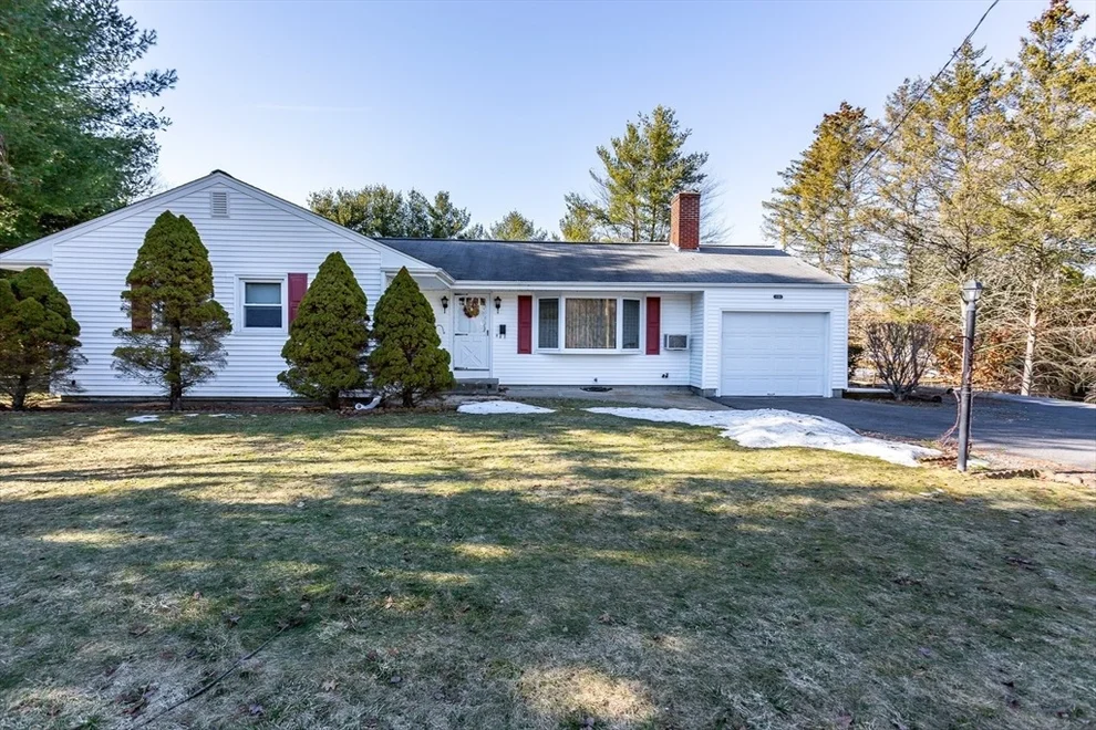 Unit for sale at 499 Elm St, Somerset, MA 02726
