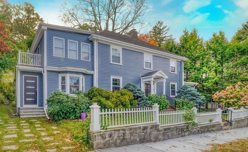 Unit for sale at 9 Glen Rd, Newton, MA 02459