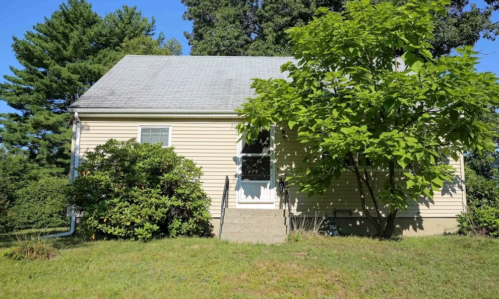 Unit for sale at 4 Stratton Dr, Hudson, MA 01749