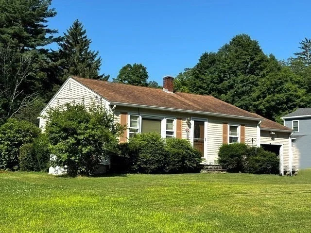 Unit for sale at 6 Bullard Lane, Sutton, MA 01590