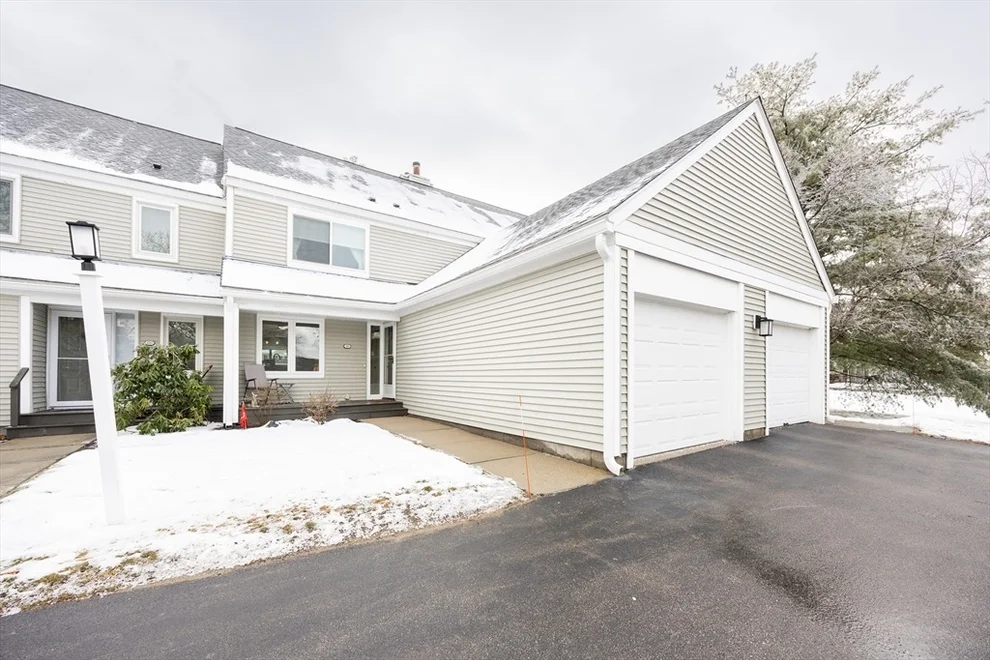 Unit for sale at 99 Stone Ridge Rd, Franklin, MA 02038