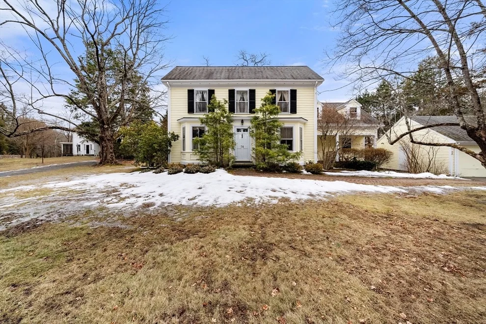 Unit for sale at 74 Chestnut St, Weston, MA 02493