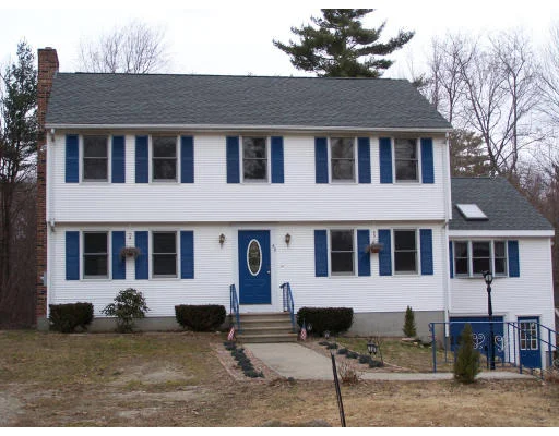 Unit for sale at 52 Fisher St, Uxbridge, MA 01569