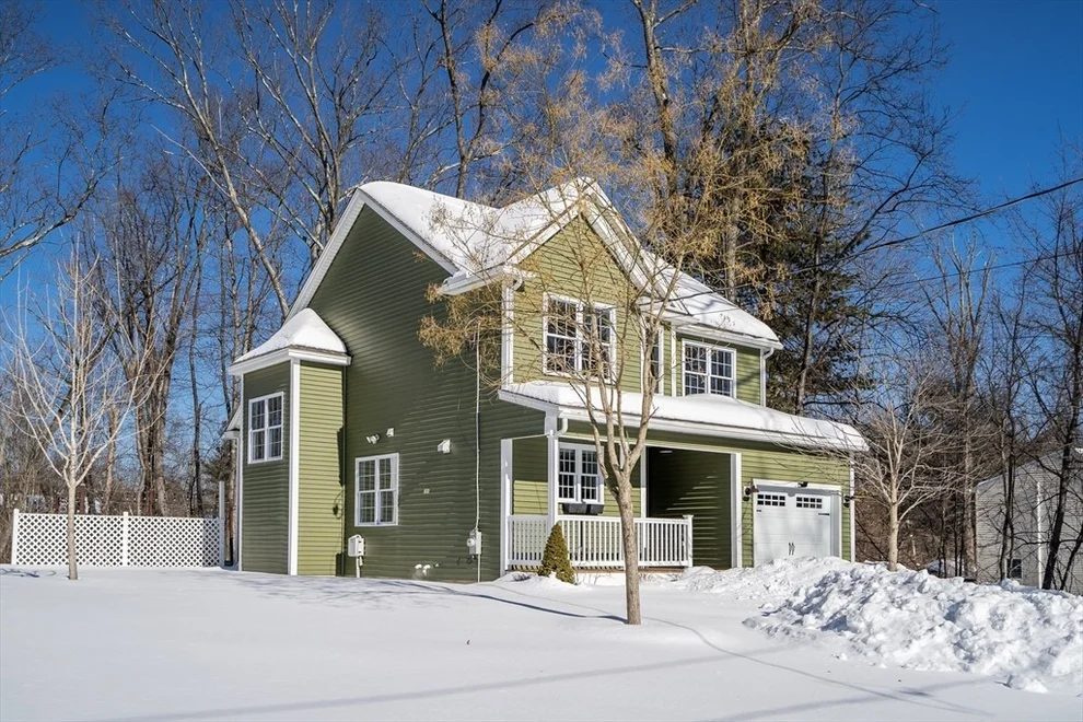 Unit for sale at 16 Oak Rd, Littleton, MA 01460