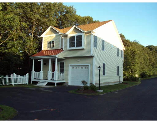 Unit for sale at 164 Bear Hill Rd, Cumberland, RI 02864