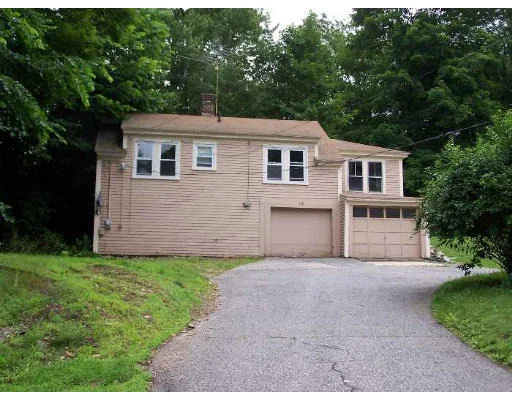 Unit for sale at 198 School St N, Barre, MA 01005