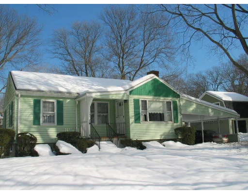 Unit for sale at 101 Winthrop Ave, Reading, MA 01867