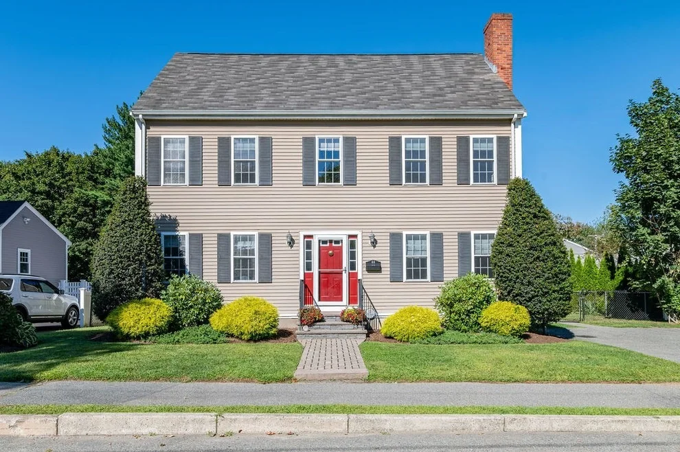Unit for sale at 44 Livoli Ave, Braintree, MA 02184