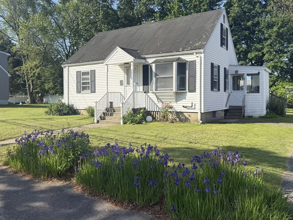 Unit for sale at 161 Gay St, Norwood, MA 02062