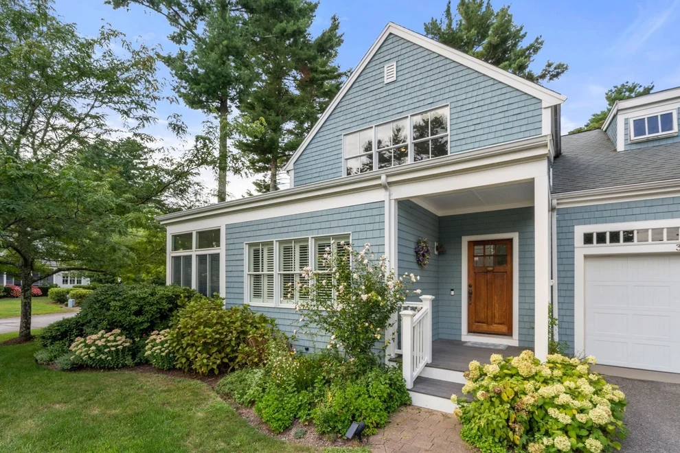 Unit for sale at 31 Hathaway Pond Cir, Rochester, MA 02770