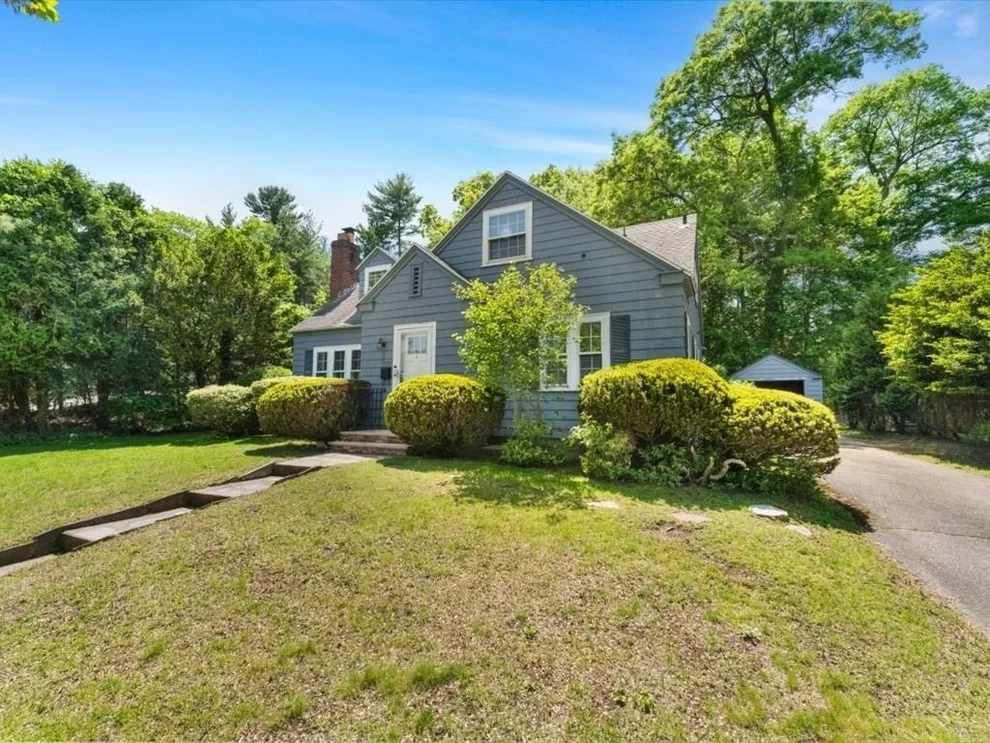 Unit for sale at 10 Park Lane, Walpole, MA 02032