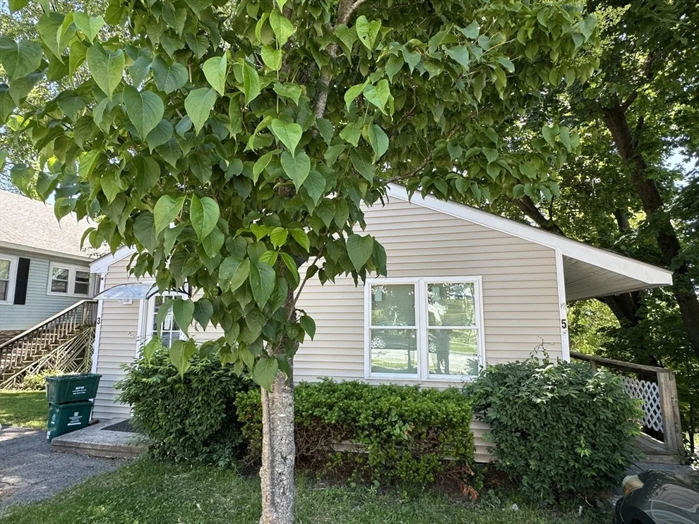 Unit for sale at 5 Loring St, Worcester, MA 01606