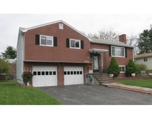 Unit for sale at 126 Noanett Rd, Needham, MA 02494