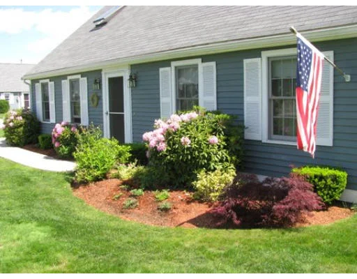Unit for sale at 132 Whittier Meadows Dr, Amesbury, MA 01913