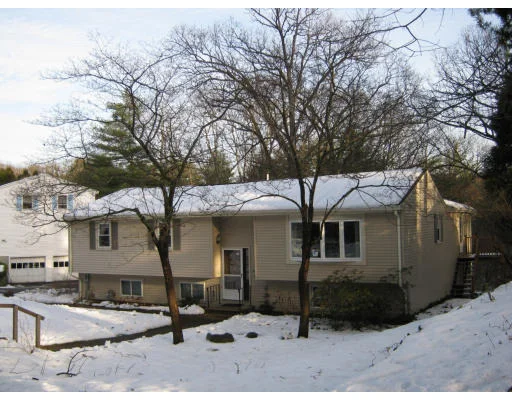 Unit for sale at 18 Milk Porridge Cir, Northborough, MA 01532