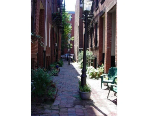 Unit for sale at 3 Goodwin Pl, Boston, MA 02114