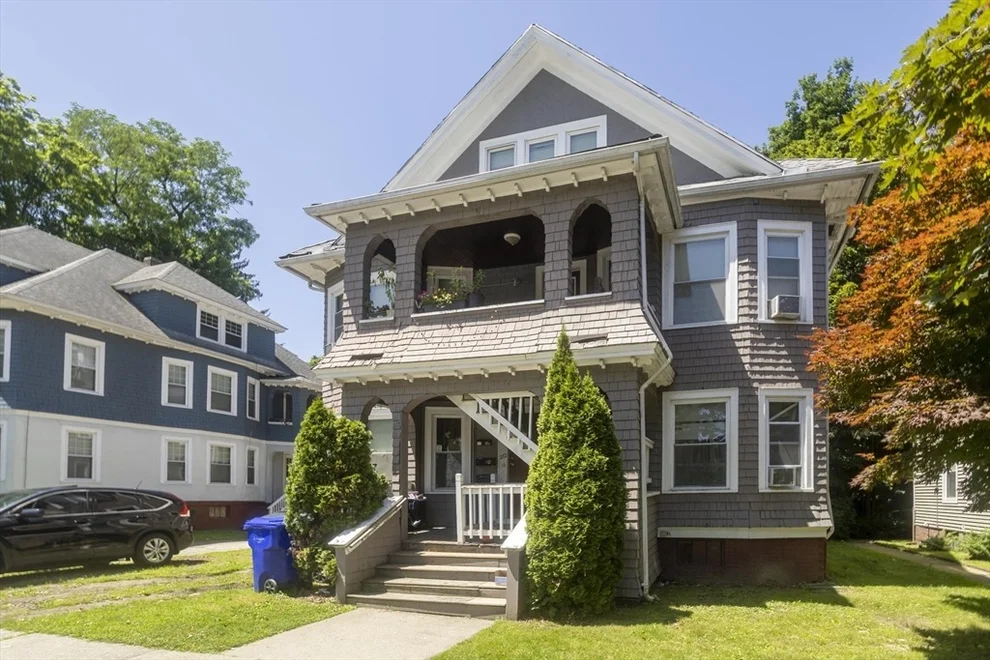 Unit for sale at 212-214 Fort Pleasant Ave, Springfield, MA 01108