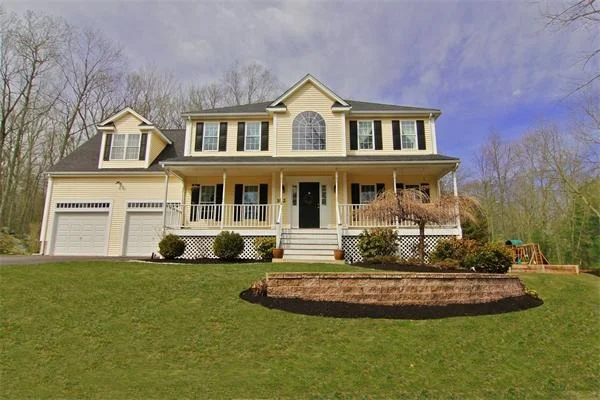 Unit for sale at 182 East Street, Upton, MA 01568
