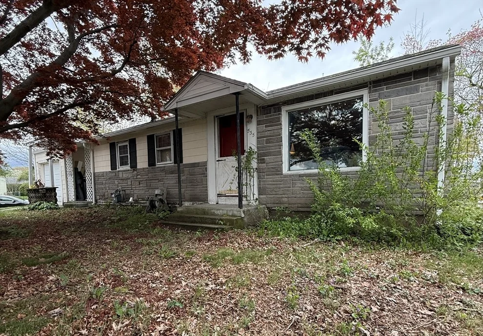 Unit for sale at 535 Prospect St, Chicopee, MA 01020