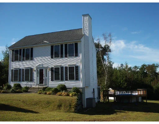 Unit for sale at 13 Meetinghouse Drive, Londonderry, NH 03053