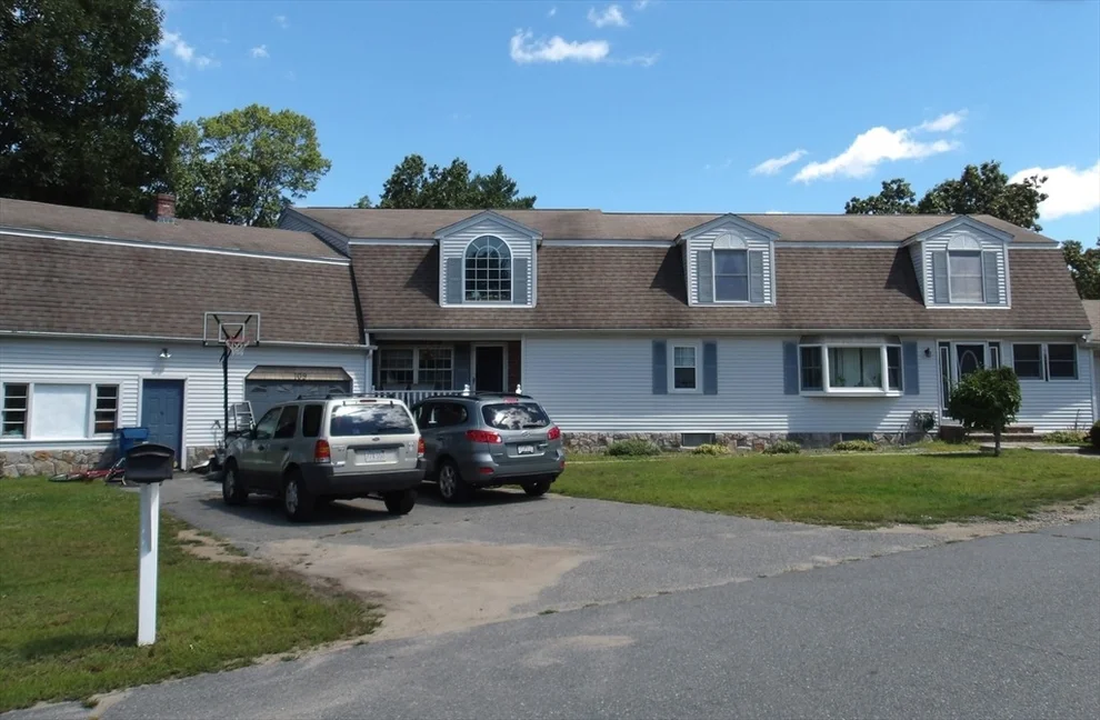Unit for sale at 109 Maryland Rd, Tewksbury, MA 01876