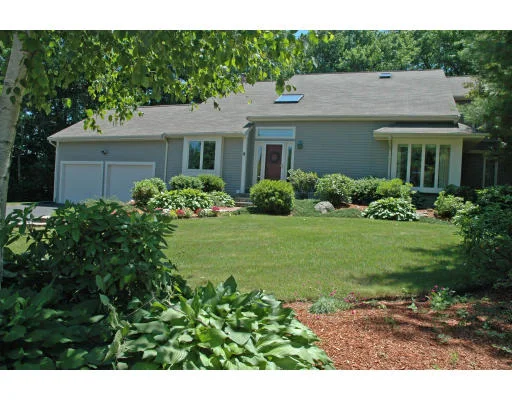 Unit for sale at 6 Gibbs Valley Path, Framingham, MA 01701