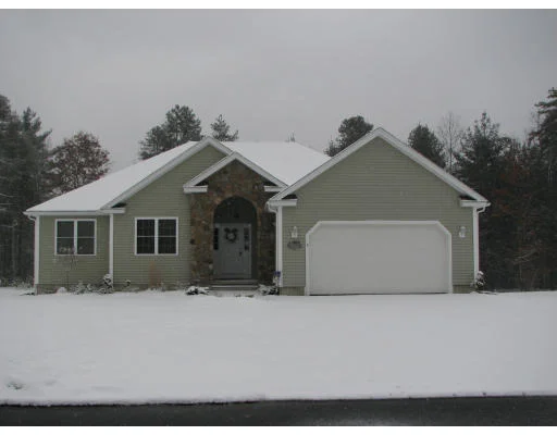 Unit for sale at 4 Willow Circle, Easthampton, MA 01027
