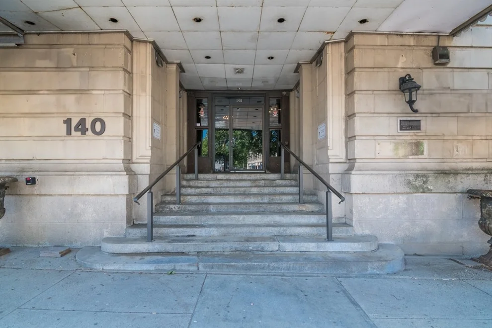 Unit for sale at 140 Chestnut St, Springfield, MA 01103