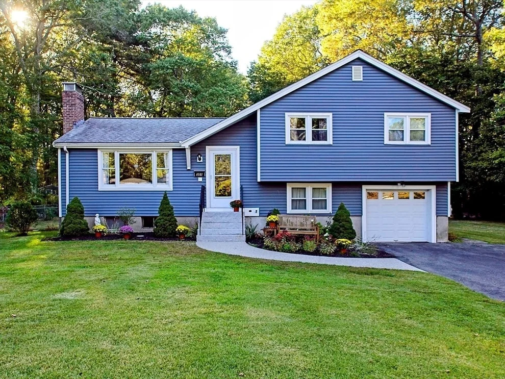 Unit for sale at 303 Oak St, Westwood, MA 02090