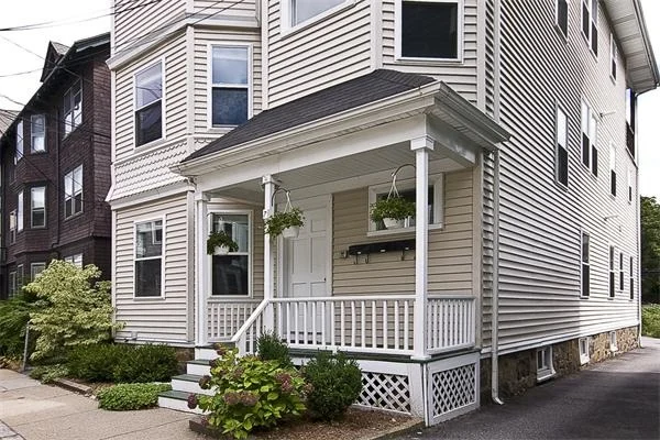 Unit for sale at 7 Elm St, Brookline, MA 02445