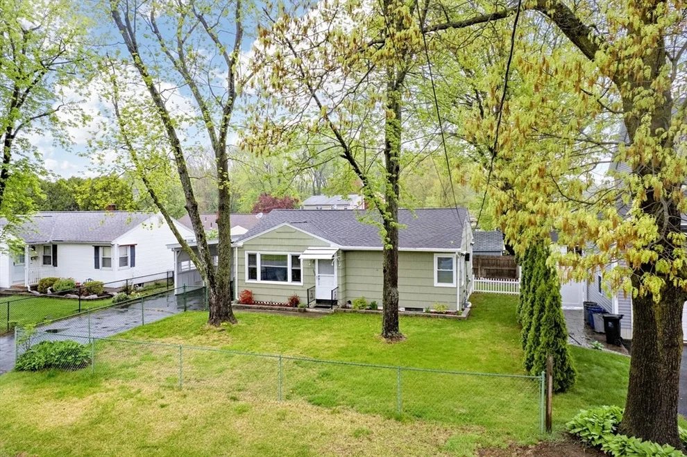 Unit for sale at 104 Mount Vernon Rd, Chicopee, MA 01013