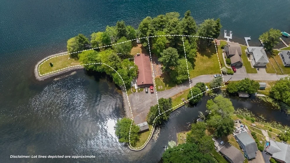 Unit for sale at 20 Indian Point Rd, Webster, MA 01570