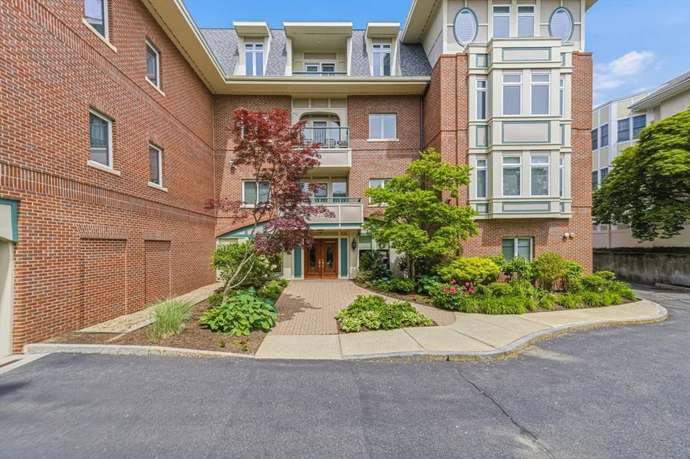 Unit for sale at 630 Hammond St, Brookline, MA 02467