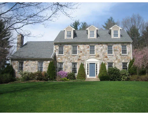 Unit for sale at 10 Forest Park Dr, Mendon, MA 01756