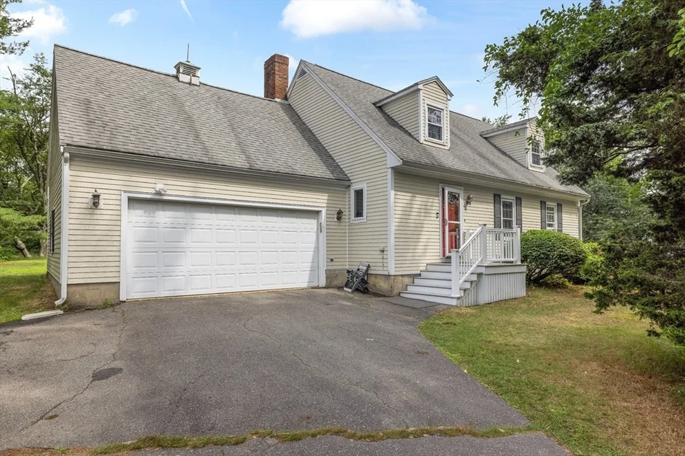 Unit for sale at 74 Warren Street, Georgetown, MA 01833