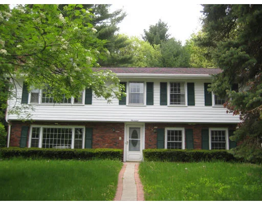 Unit for sale at 17 Cherokee Rd, Acton, MA 01720
