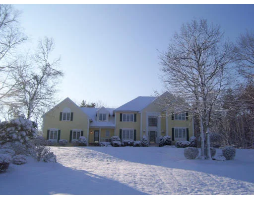 Unit for sale at 72 Blossom Road, Windham, NH 03087
