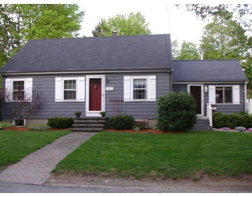 Unit for sale at 4 Manning St, Reading, MA 01867