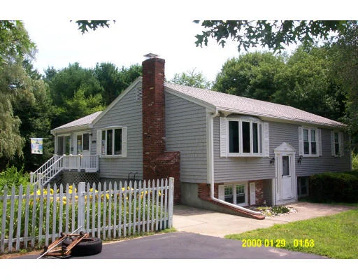 Unit for sale at 41 Meetinghouse Ln, Marshfield, MA 02050