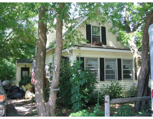 Unit for sale at 7 Mount Auburn St, Hopkinton, MA 01748
