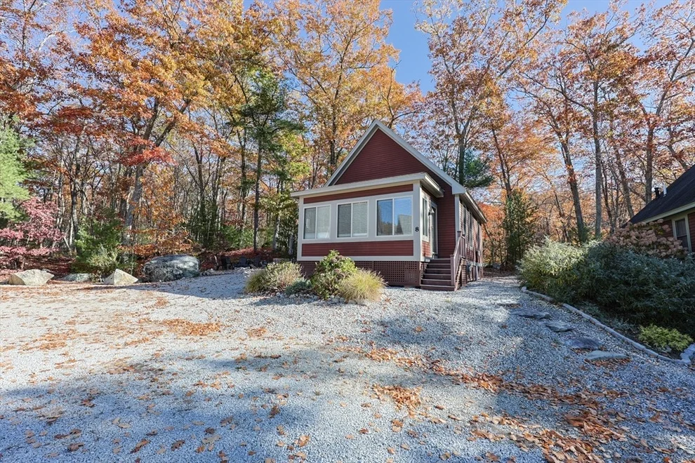 Unit for sale at 8 Hammock Dr, Westford, MA 01886