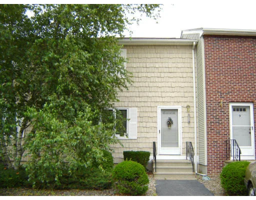Unit for sale at 8 Highcrest Park, Webster, MA 01570