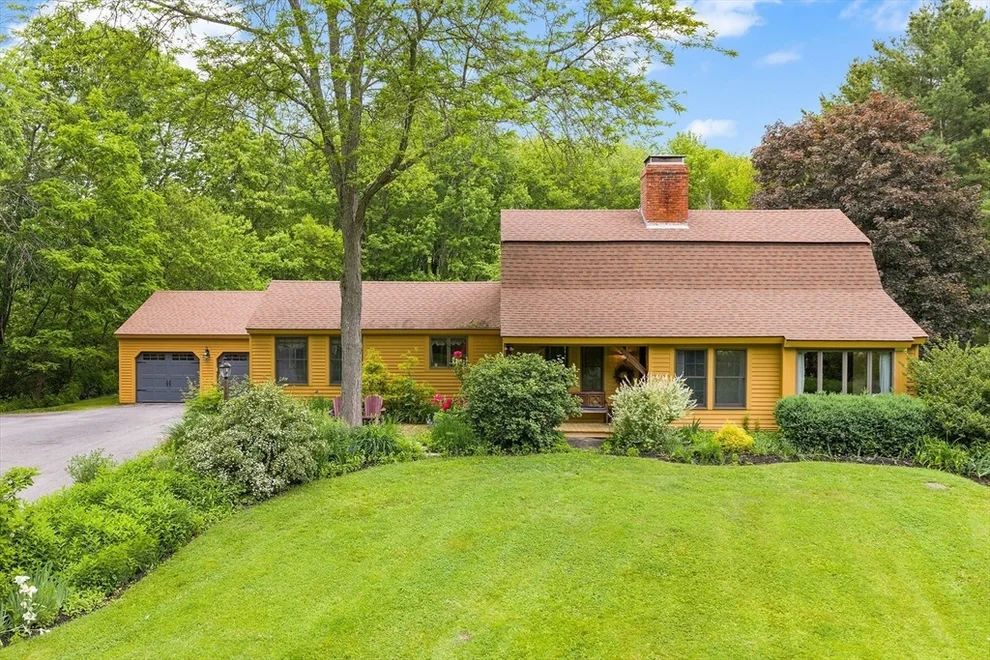 Unit for sale at 309 Mendon Rd, Sutton, MA 01590