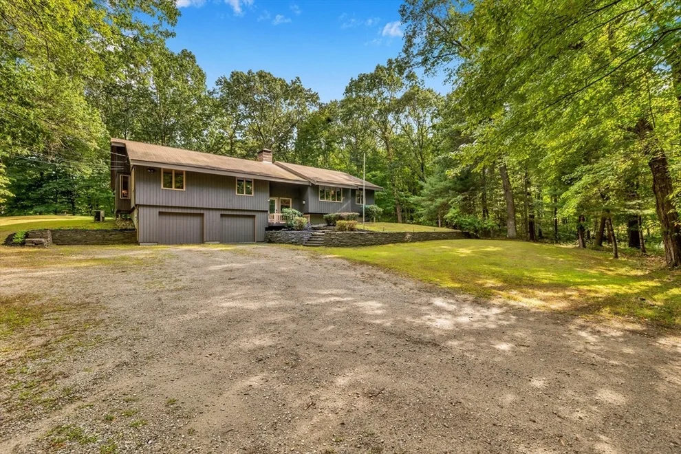 Unit for sale at 167 Middle St, West Newbury, MA 01985
