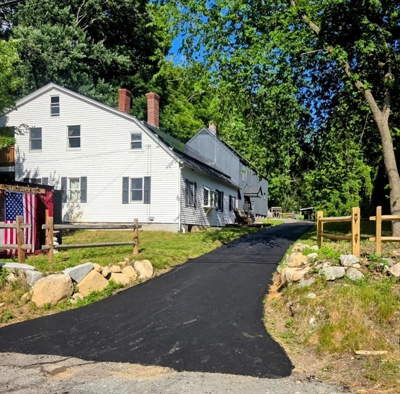 Unit for sale at 38 West Elm St, Townsend, MA 01474