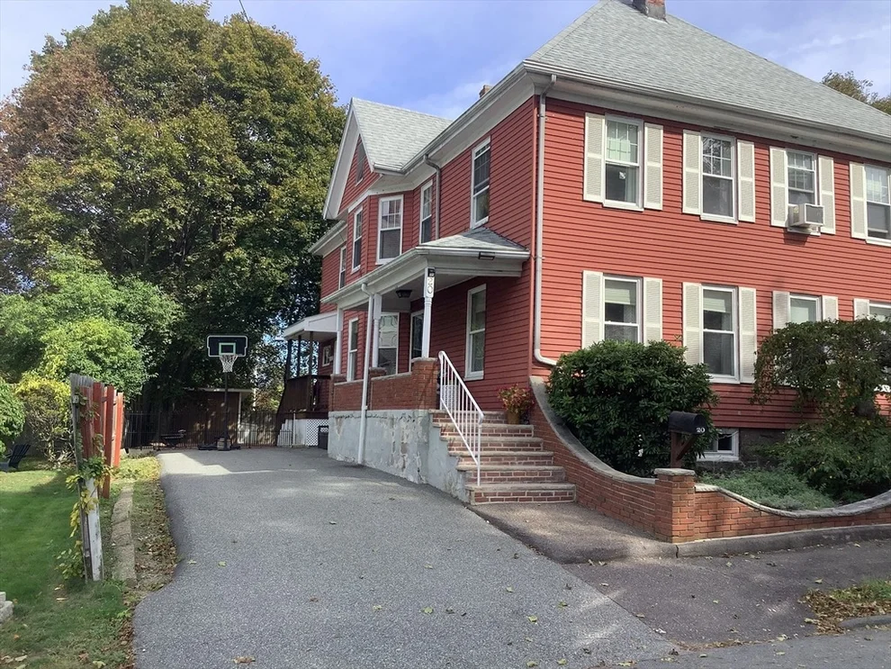 Unit for sale at 20 N Emerson St, Wakefield, MA 01880