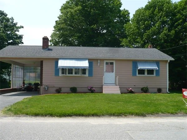 Unit for sale at 39 South St, Leominster, MA 01453